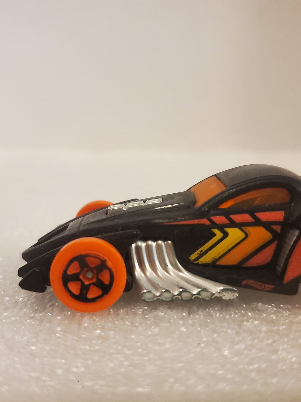 Hot Wheels Burl-Esque 2015 Black Car Indonesia Loose Orange Wheel Tire Toy